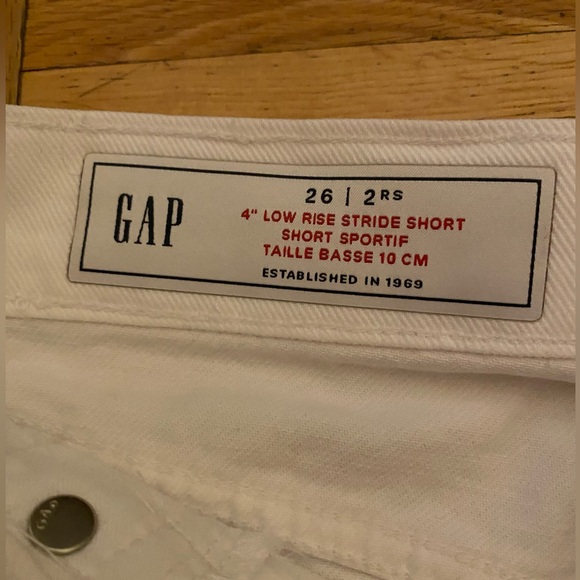 The Gap — Low Rise Stride Denim Shorts - Picture 5 of 5
